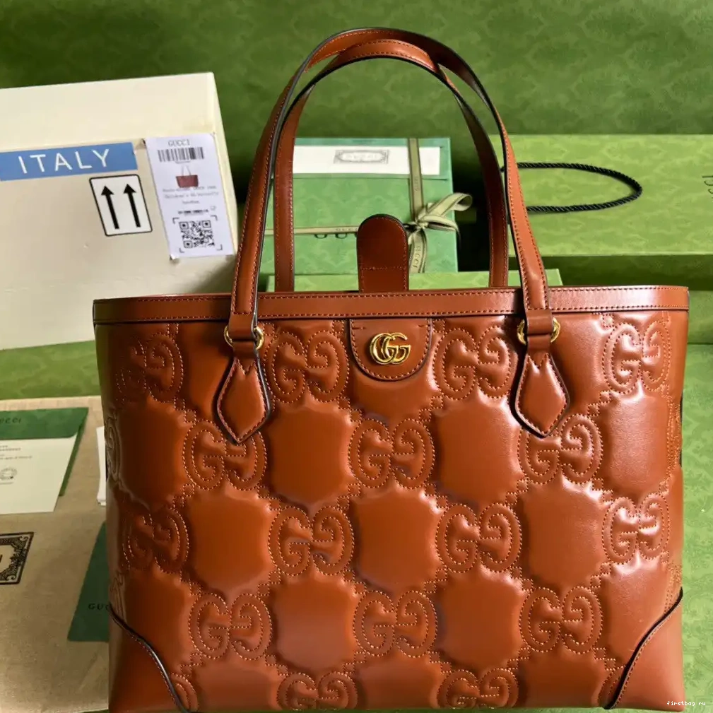 Firstbag ru matelassé GG GUCCI tote medium leather 0527